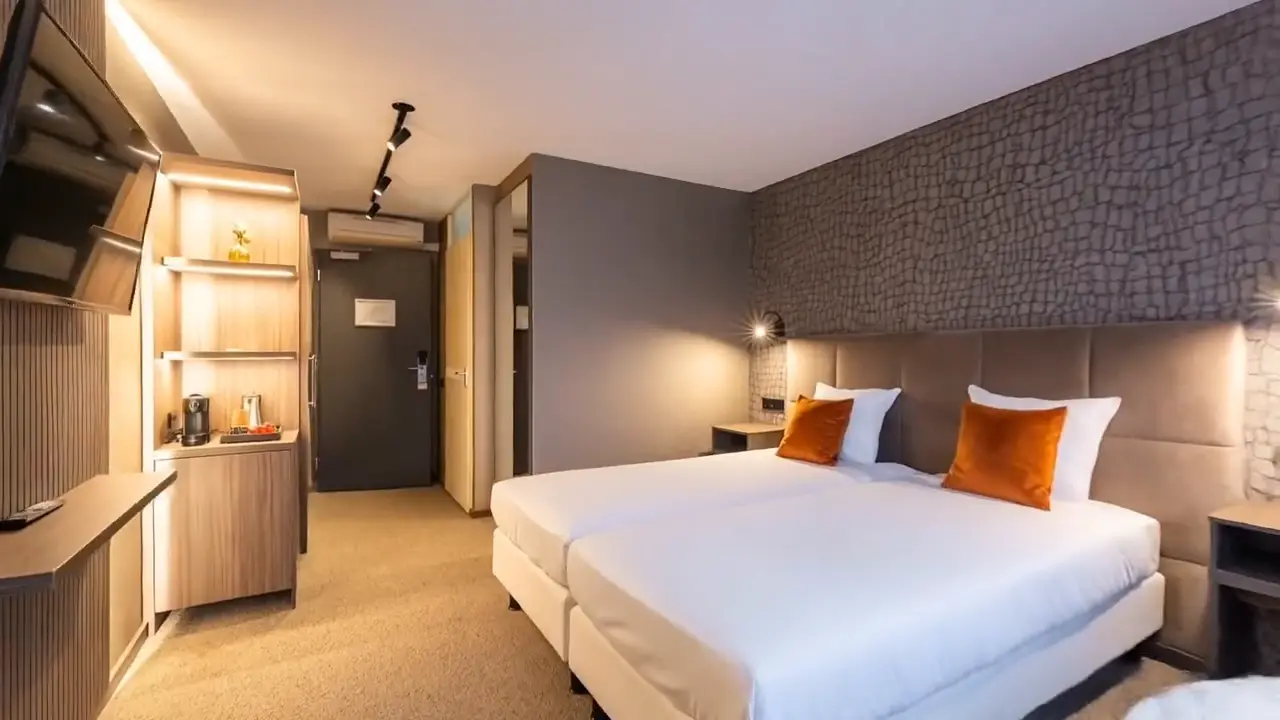 Stilstaand beeld uit de tour van de comfort kamer van Hotel Asteria