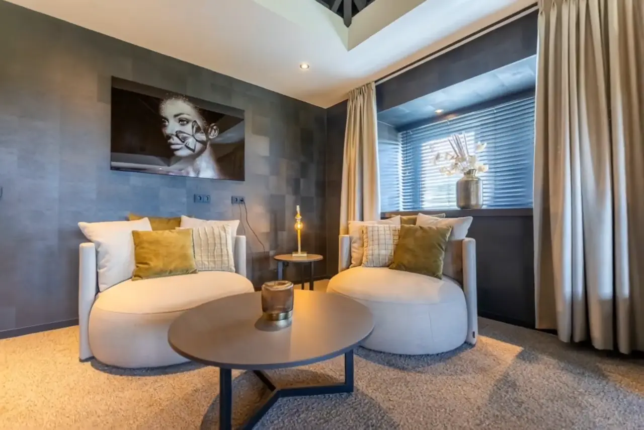 Stilstaand beeld uit de tour van de torensuite van Parkhotel Horst