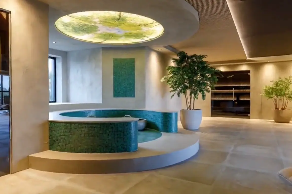 Stilstaand beeld uit de tour van de wellness op de Top Floor van Hotel Asteria